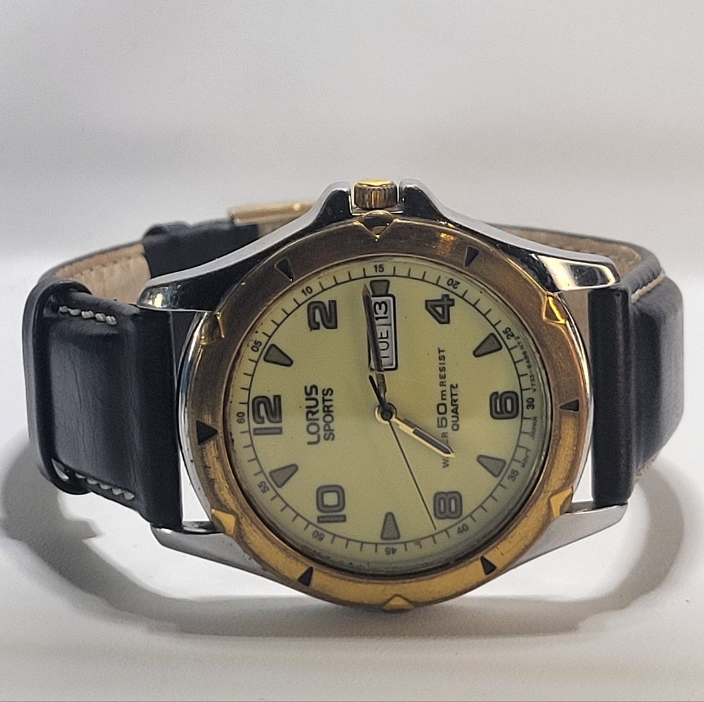 LORUS Watch - Picture 8 of 12